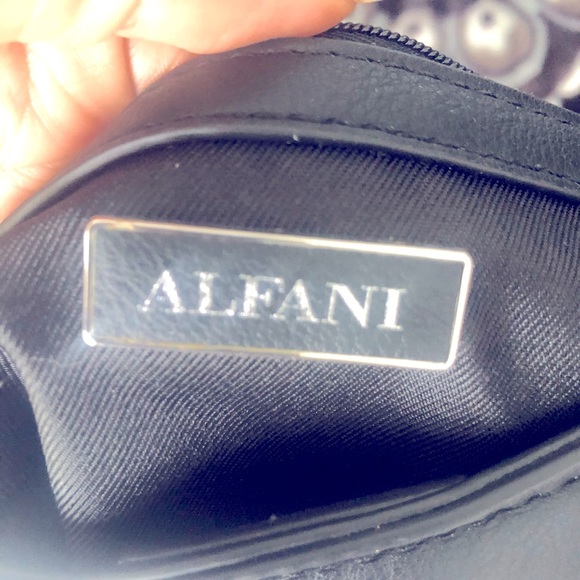 Alfani shoulder bag. - Picture 6 of 9